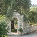 Villa Avra
