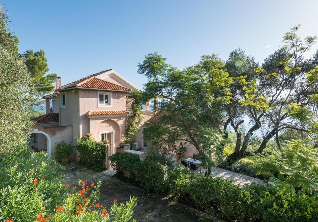 Avra Villa